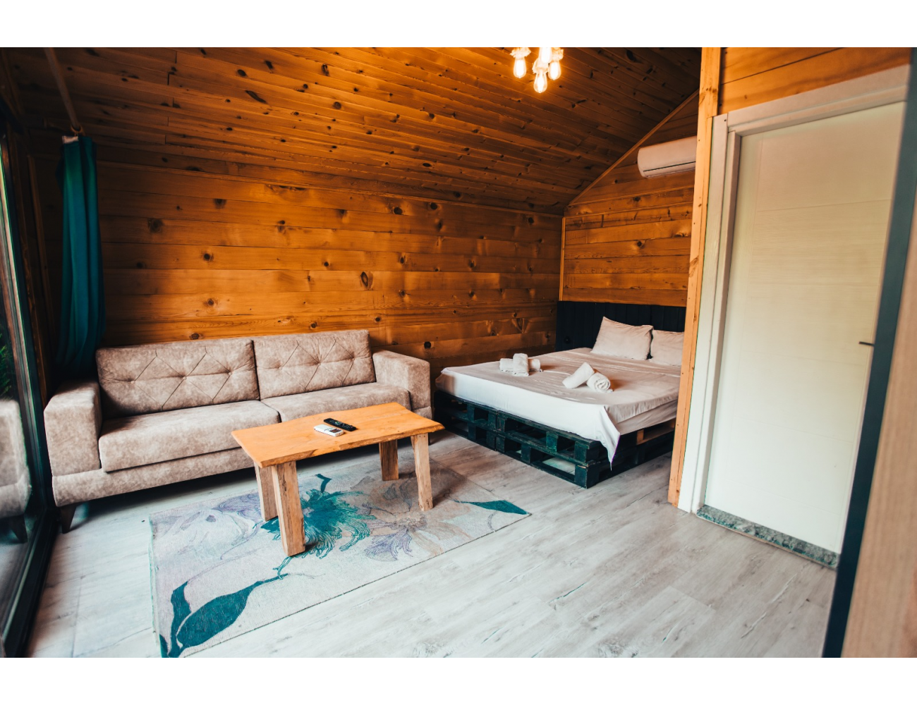 Adesa bungalow butik hotel olarak sizlere sapanca otelleri maşukiye otelleri ve kartepe otelleri içerisinde ayrıcalıklı konaklama hissi oluşturacak ağaç evl