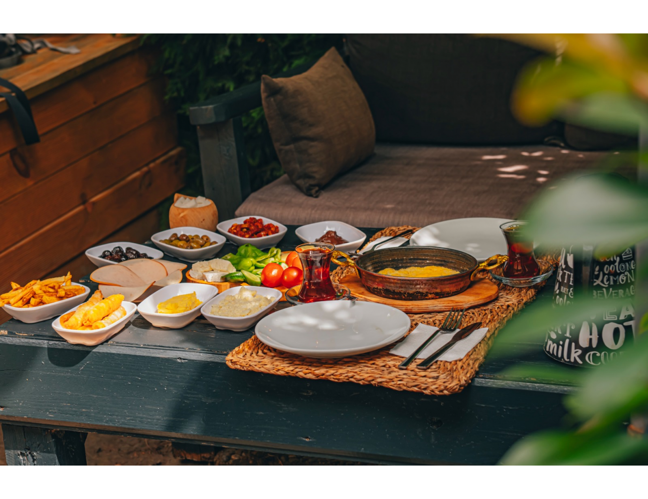 Adesa bungalow butik hotel olarak sizlere sapanca otelleri maşukiye otelleri ve kartepe otelleri içerisinde ayrıcalıklı konaklama hissi oluşturacak ağaç evl