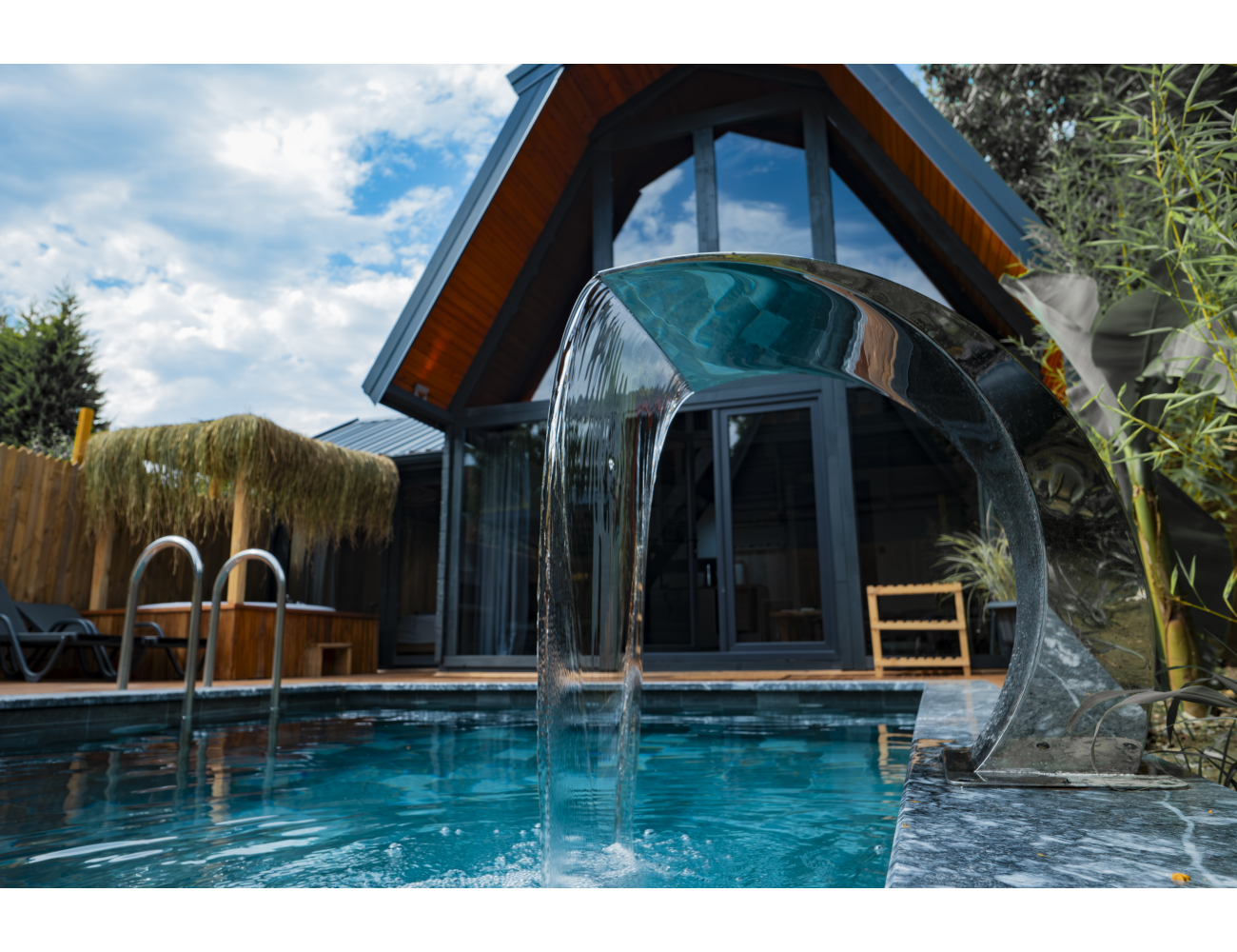 Adesa bungalow butik hotel olarak sizlere sapanca otelleri maşukiye otelleri ve kartepe otelleri içerisinde ayrıcalıklı konaklama hissi oluşturacak ağaç evl